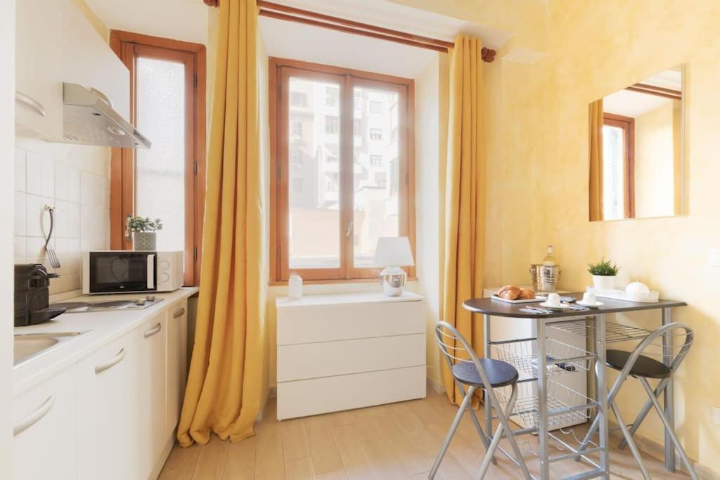 רומא Private Suite In A Guest House With Private Bathroom N3 מראה חיצוני תמונה