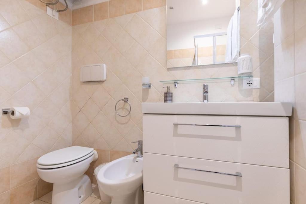 רומא Private Suite In A Guest House With Private Bathroom N3 מראה חיצוני תמונה